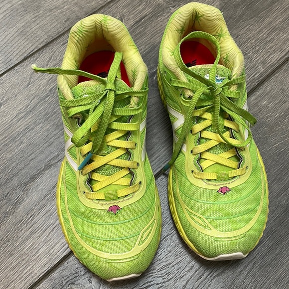 Disney New Balance Tinkerbell shoes - Picture 2 of 12